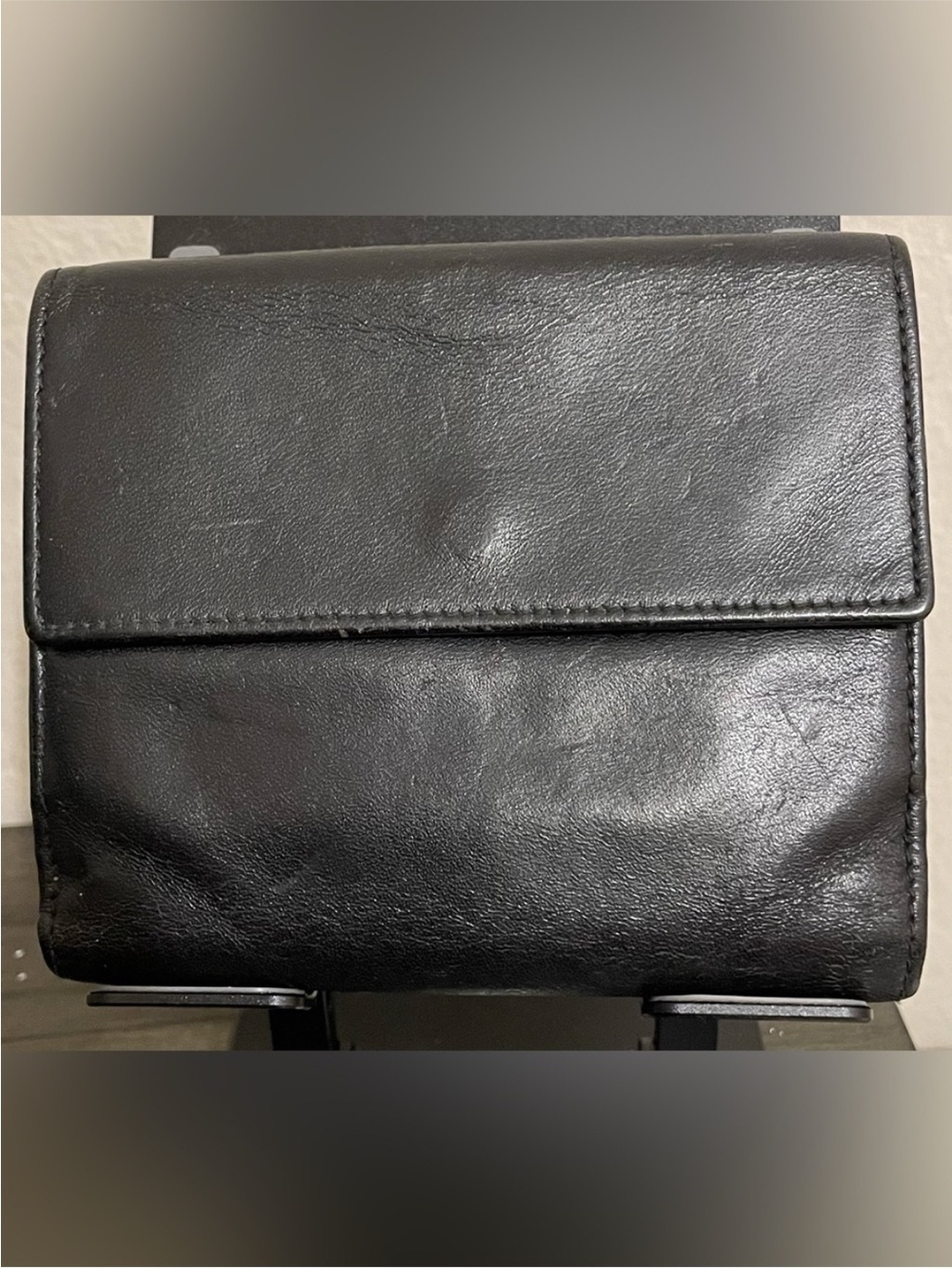 Gucci Black Leather Wallet with Silver G Buckle - Picture 2 of 9